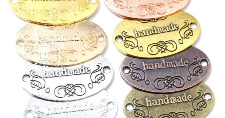 Kinh nghiệm đặt tag may mặc cho doanh nghiệp: Cẩm nang chọn mẫu, chất liệu và ngân sách